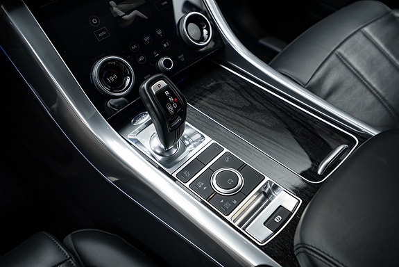 Land Rover Range Rover Sport 18 of 24