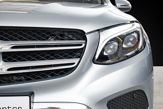 Mercedes-Benz GLC350 e 3 of 25