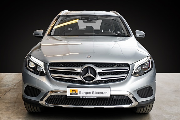Mercedes-Benz GLC350 e 2 of 25