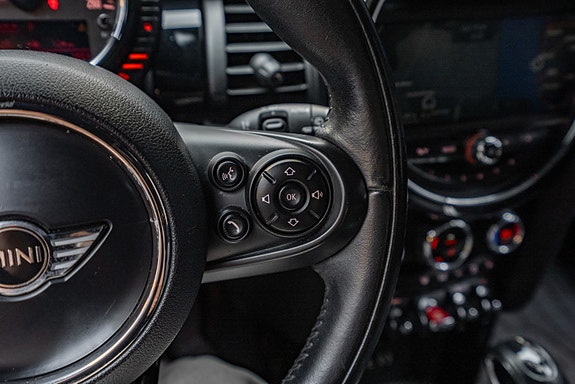 MINI Cooper S 16 of 24