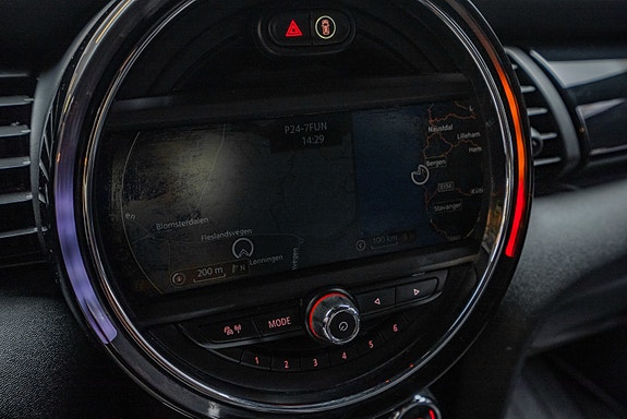 MINI Cooper S 19 of 24