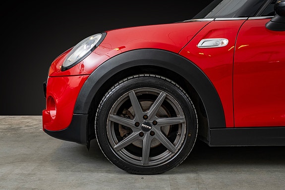 MINI Cooper S 4 of 24