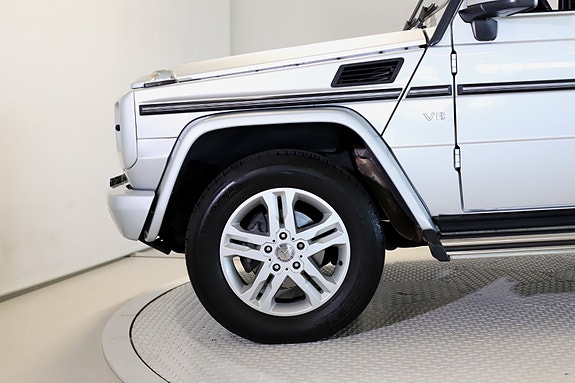 Mercedes-Benz G500 9 of 30