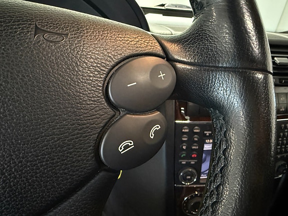 Mercedes-Benz G500 23 of 30