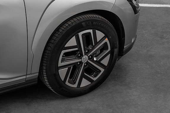 Hyundai Kona 9 of 27