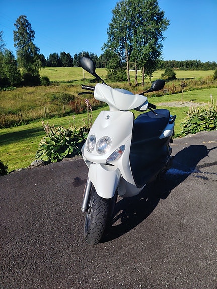 Yamaha Neos 4 7 of 9