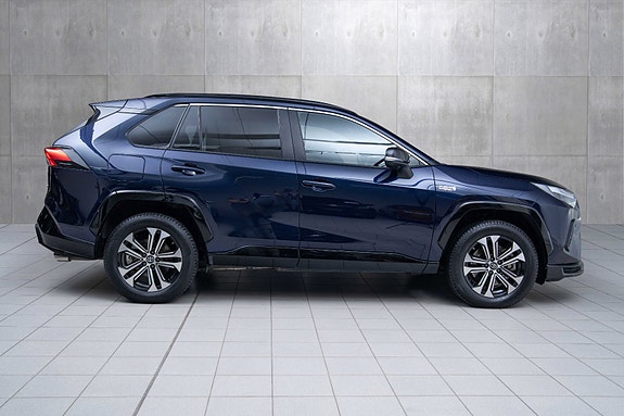 Toyota RAV4 Plug-in Hybrid 6 of 20