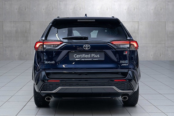 Toyota RAV4 Plug-in Hybrid 4 of 20