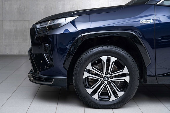 Toyota RAV4 Plug-in Hybrid 19 of 20
