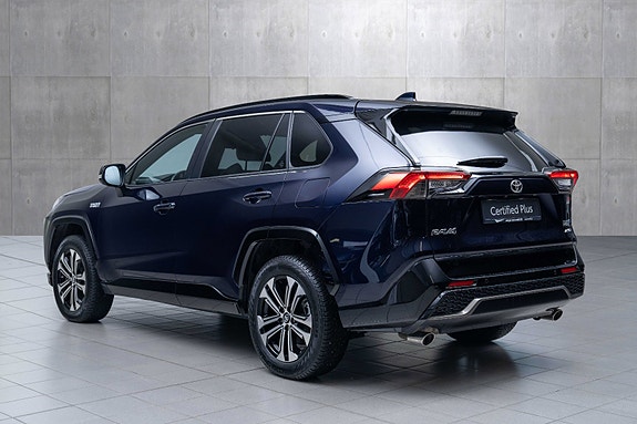 Toyota RAV4 Plug-in Hybrid 3 of 20