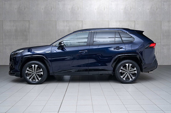 Toyota RAV4 Plug-in Hybrid 2 of 20