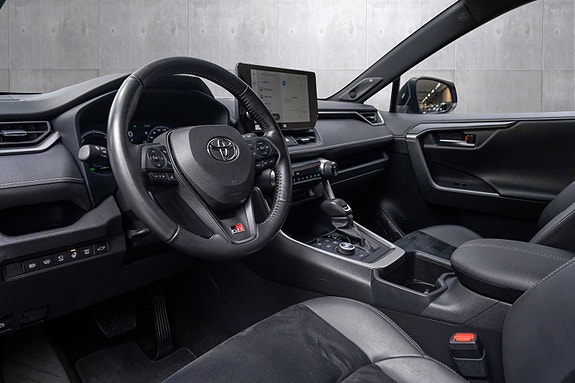 Toyota RAV4 Plug-in Hybrid 10 of 20