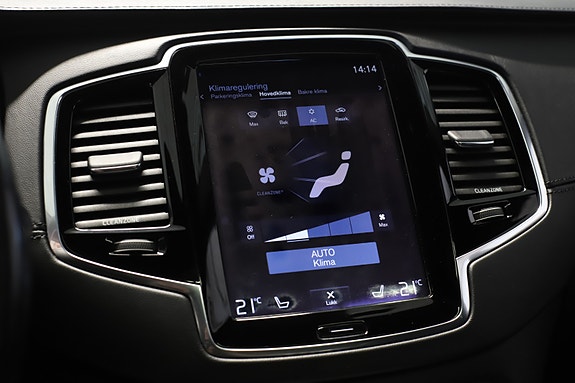 Volvo XC90 26 of 30