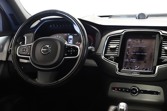 Volvo XC90 18 of 30