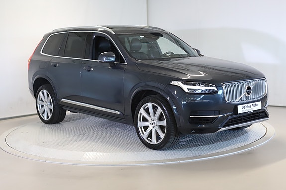 Volvo XC90 2 of 30