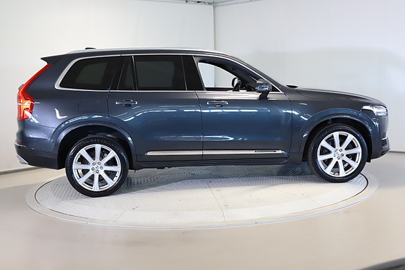 Volvo XC90 12 of 30