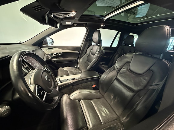 Volvo XC90 6 of 30