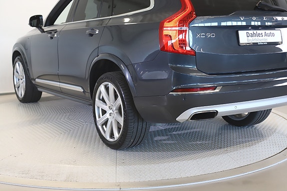 Volvo XC90 16 of 30