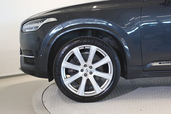 Volvo XC90 15 of 30