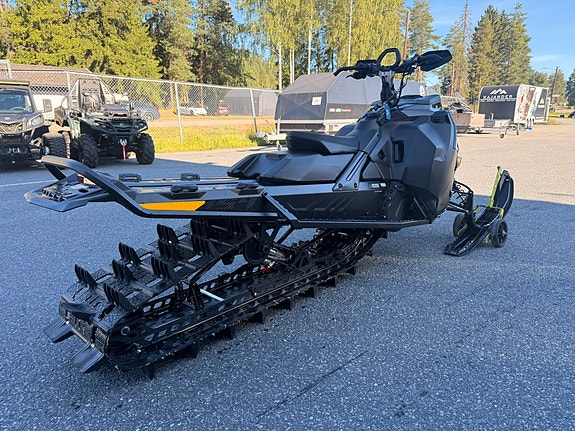 Ski-doo Summit X Expert 850Turbo R "lav kilometer" 5 of 12