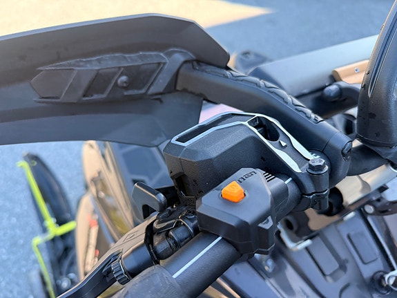 Ski-doo Summit X Expert 850Turbo R "lav kilometer" 11 of 12