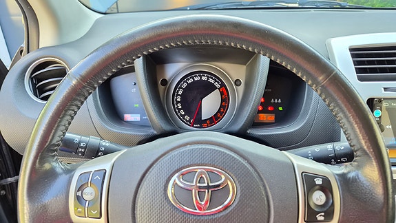 Toyota Urban Cruiser 12 of 12