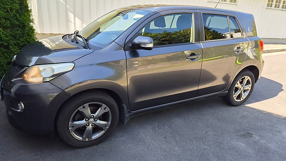 Toyota Urban Cruiser 2 of 12