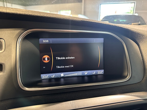 Volvo V40 Cross Country 13 of 24