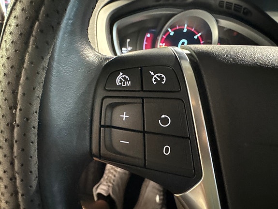 Volvo V40 Cross Country 19 of 24