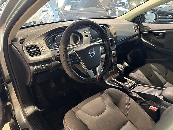 Volvo V40 Cross Country 9 of 24