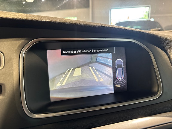 Volvo V40 Cross Country 12 of 24