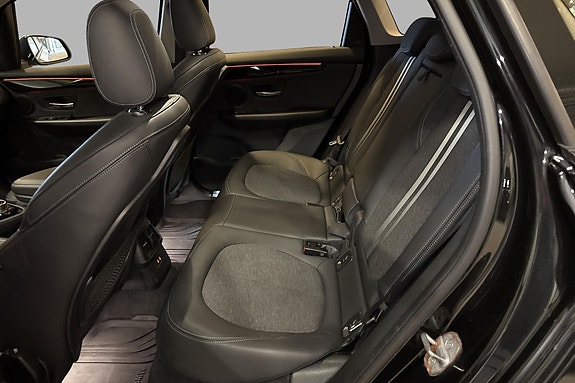 BMW 225xe 14 of 18