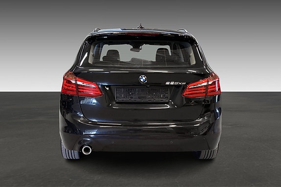 BMW 225xe 6 of 18
