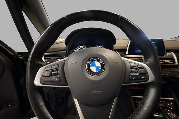 BMW 225xe 10 of 18