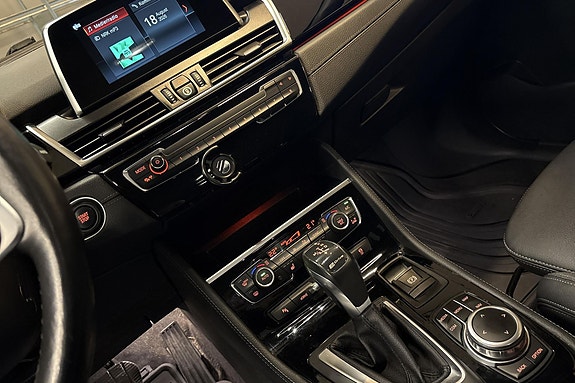BMW 225xe 13 of 18