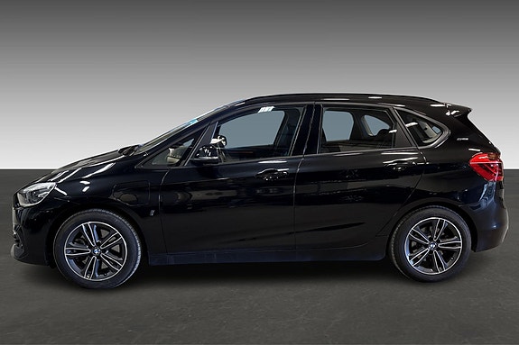 BMW 225xe 3 of 18