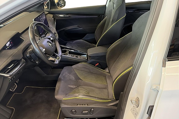 Skoda Enyaq Coupe RS 8 of 30