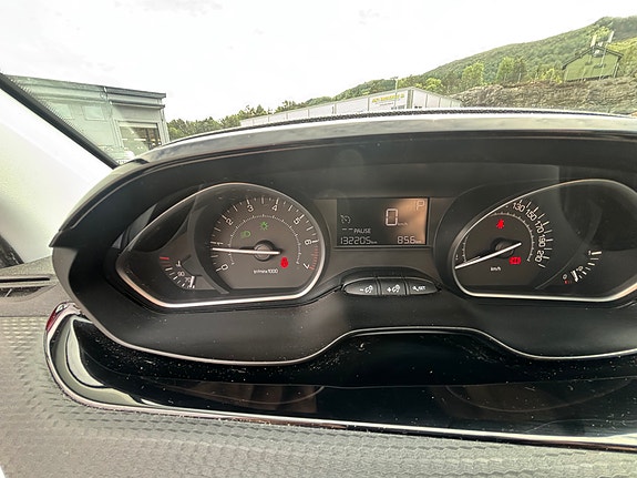 Peugeot 208 13 of 21