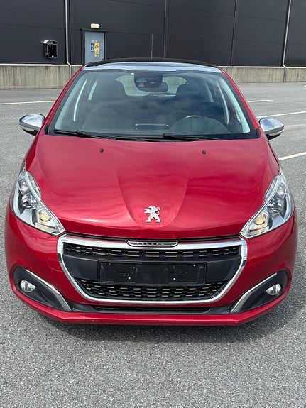 Peugeot 208 2 of 21