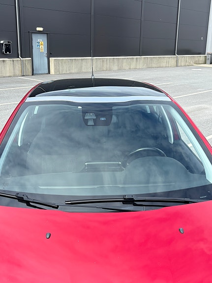 Peugeot 208 3 of 21