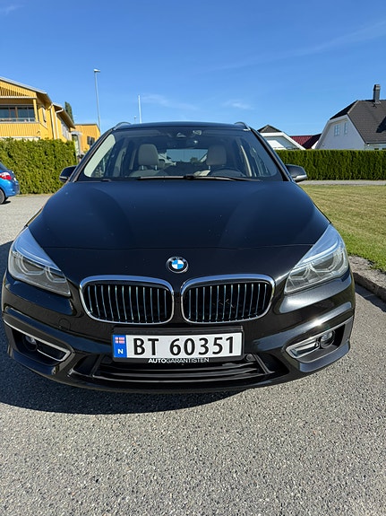 BMW 225xe 8 of 17