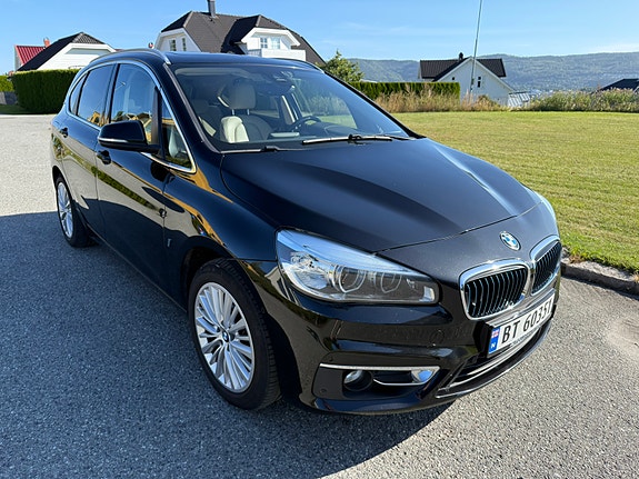 BMW 225xe 2 of 17