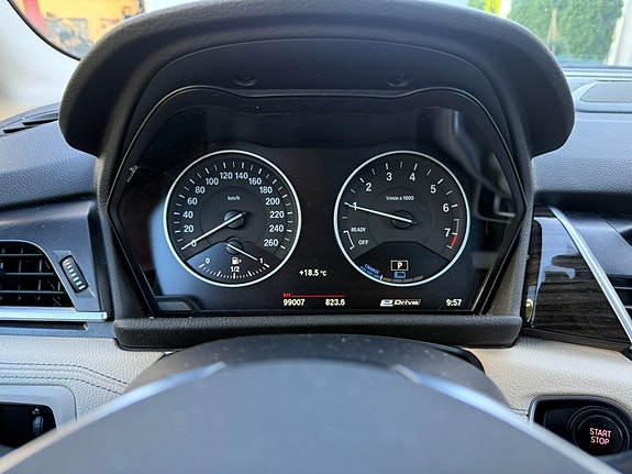 BMW 225xe 14 of 17