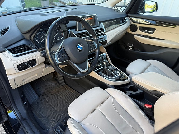 BMW 225xe 11 of 17