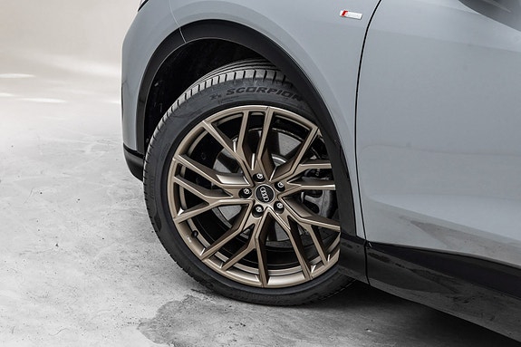 Audi Q4 e-tron 10 of 28