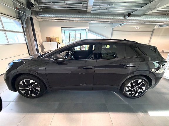 Volkswagen ID.4 3 of 16