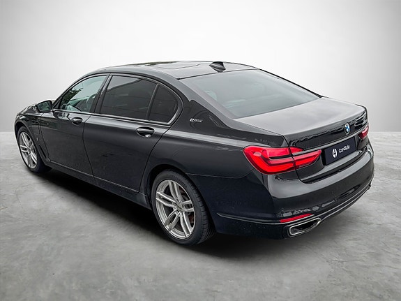 BMW 740Le 3 of 28