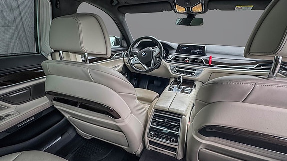 BMW 740Le 11 of 28
