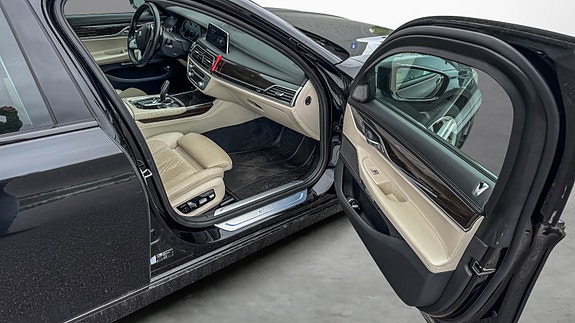 BMW 740Le 19 of 28