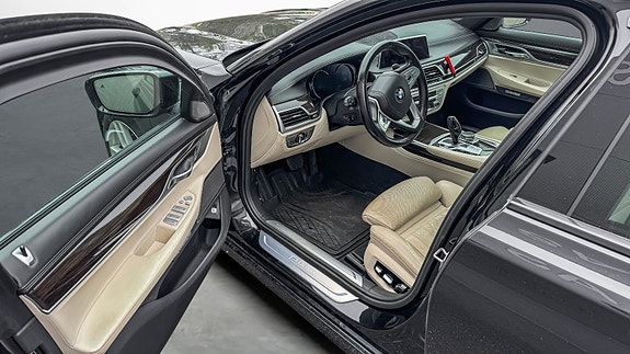 BMW 740Le 9 of 28